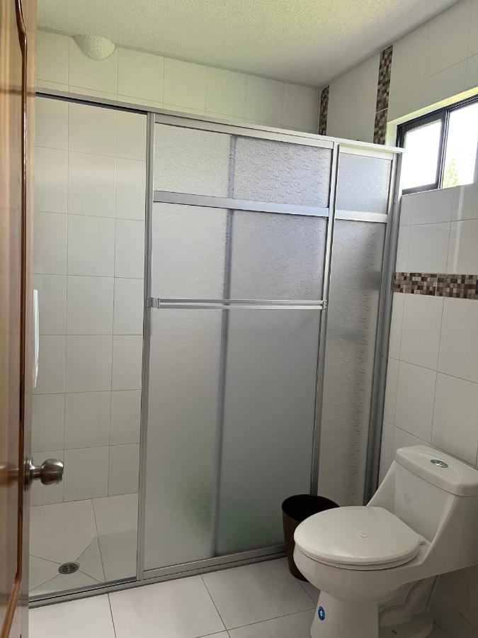 Hostal Alpachaca - New Quito Airport タバベラ エクステリア 写真