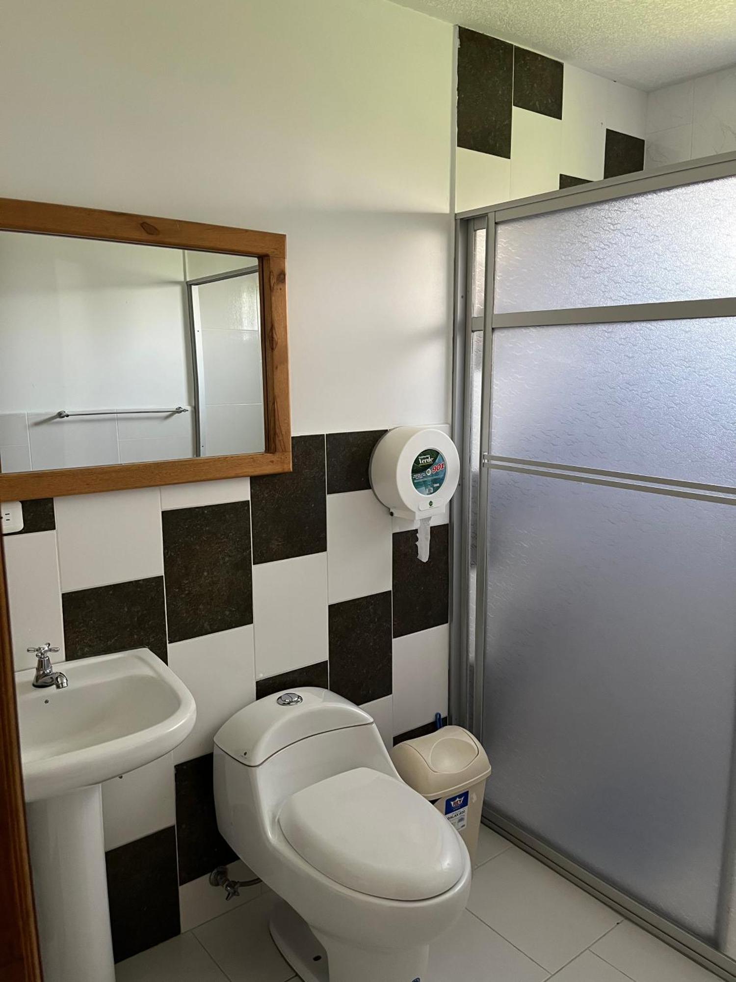 Hostal Alpachaca - New Quito Airport タバベラ エクステリア 写真
