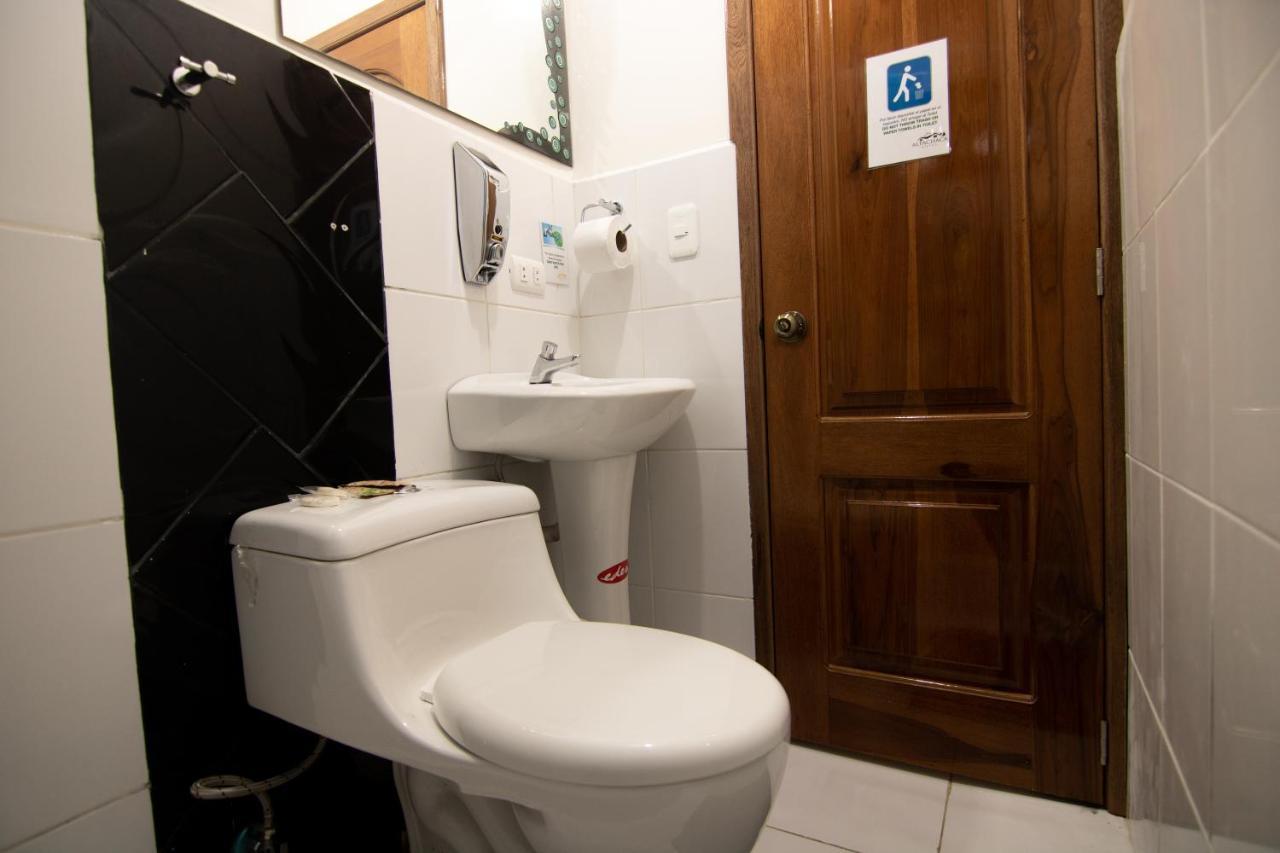Hostal Alpachaca - New Quito Airport タバベラ エクステリア 写真