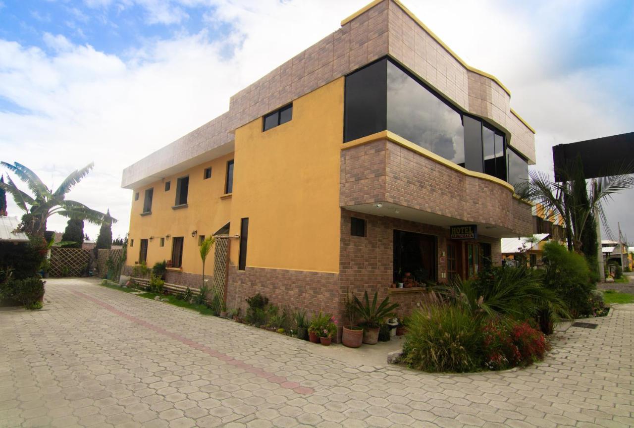 Hostal Alpachaca - New Quito Airport タバベラ エクステリア 写真
